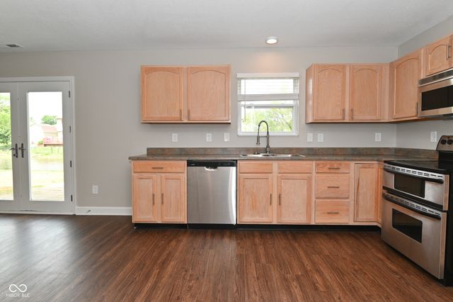 1066 Quarterhorse Run, Bargersville, IN 46106
