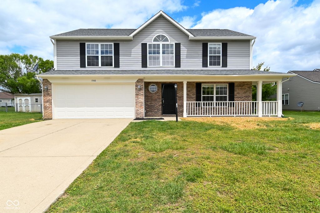 1066 Quarterhorse Run, Bargersville, IN 46106