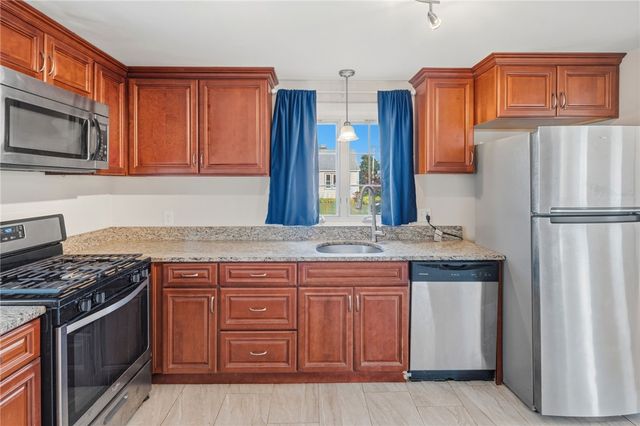 43 Ferrier Drive, Warwick, RI 02886