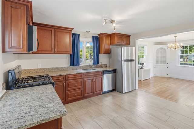 43 Ferrier Drive, Warwick, RI 02886
