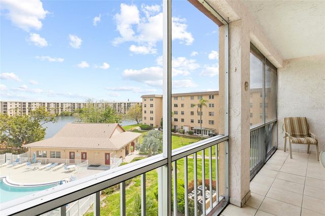 3959 LAKE BAYSHORE DRIVE F 412, Bradenton, FL 34205