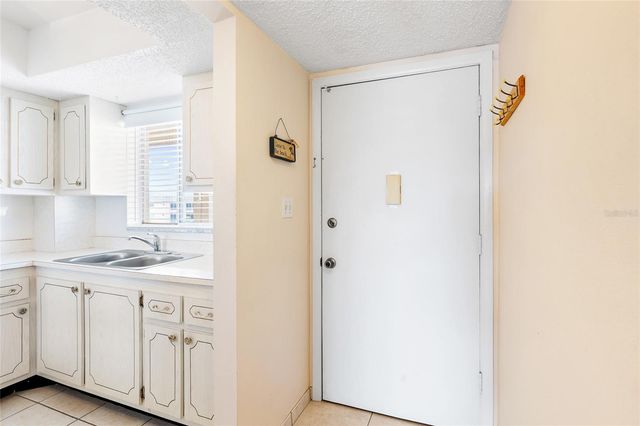 3959 LAKE BAYSHORE DRIVE F 412, Bradenton, FL 34205