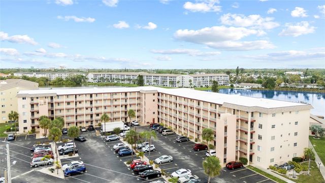 3959 LAKE BAYSHORE DRIVE F 412, Bradenton, FL 34205