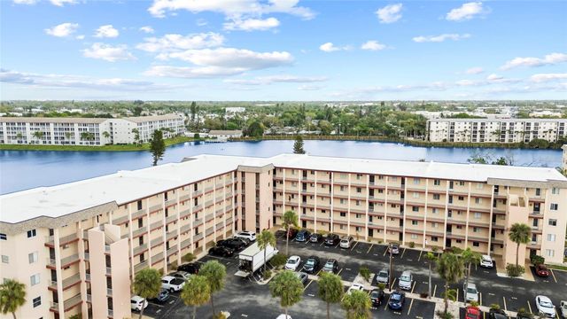 3959 LAKE BAYSHORE DRIVE F 412, Bradenton, FL 34205