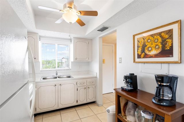 3959 LAKE BAYSHORE DRIVE F 412, Bradenton, FL 34205