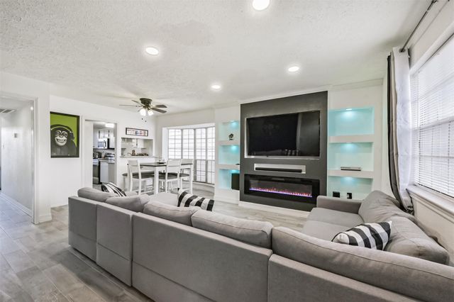 4217 Benard Court 9, Pasadena, TX 77503