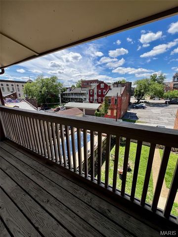 2009 S 11th Street, St Louis, MO 63104