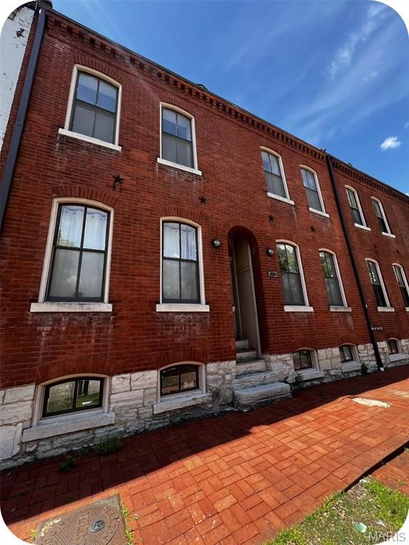 2009 S 11th Street, St Louis, MO 63104