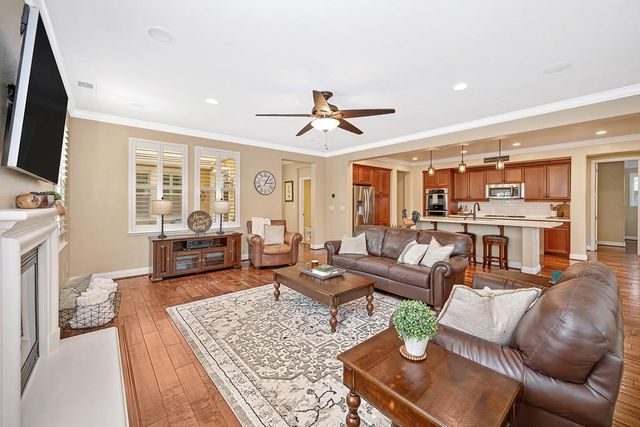 811 Spotted Pony Ln, Rocklin, CA 95765