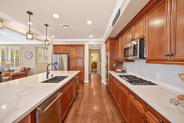 811 Spotted Pony Ln, Rocklin, CA 95765