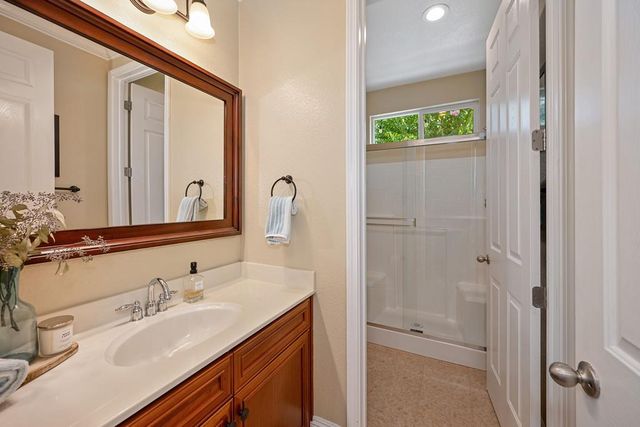 811 Spotted Pony Ln, Rocklin, CA 95765