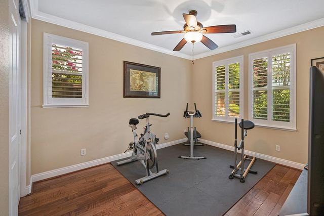 811 Spotted Pony Ln, Rocklin, CA 95765