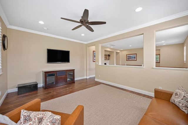 811 Spotted Pony Ln, Rocklin, CA 95765