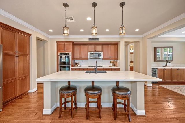811 Spotted Pony Ln, Rocklin, CA 95765