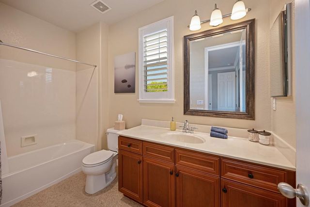 811 Spotted Pony Ln, Rocklin, CA 95765