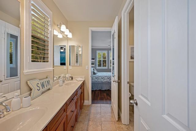 811 Spotted Pony Ln, Rocklin, CA 95765
