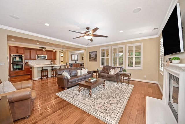 811 Spotted Pony Ln, Rocklin, CA 95765