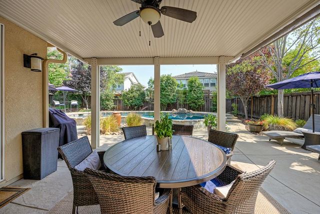 811 Spotted Pony Ln, Rocklin, CA 95765