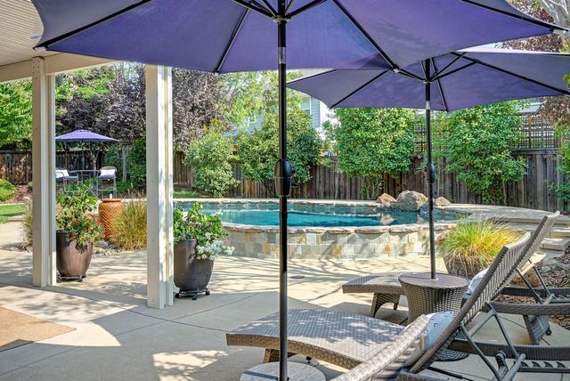 811 Spotted Pony Ln, Rocklin, CA 95765