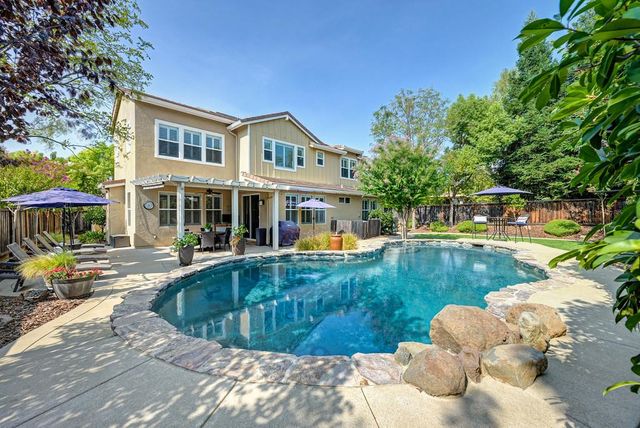 811 Spotted Pony Ln, Rocklin, CA 95765