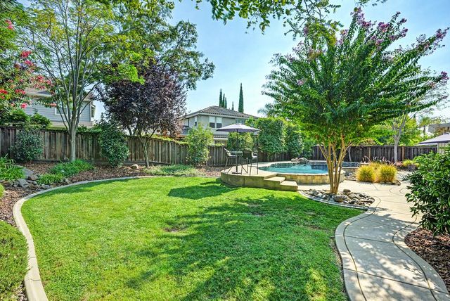811 Spotted Pony Ln, Rocklin, CA 95765