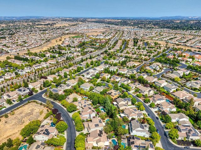 811 Spotted Pony Ln, Rocklin, CA 95765