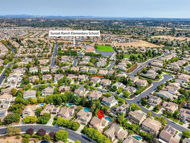 811 Spotted Pony Ln, Rocklin, CA 95765