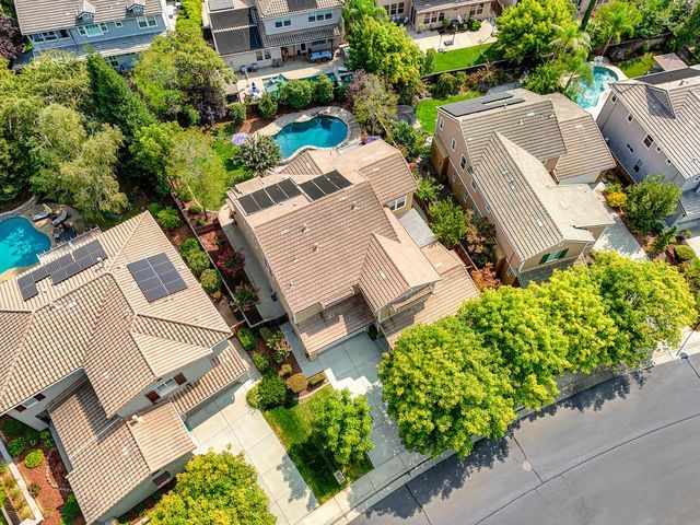 811 Spotted Pony Ln, Rocklin, CA 95765