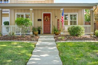 811 Spotted Pony Ln, Rocklin, CA 95765