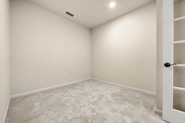 2 Stratton Dr Unit 102, Woburn, MA 01801