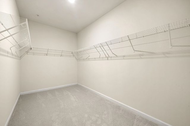 2 Stratton Dr Unit 102, Woburn, MA 01801