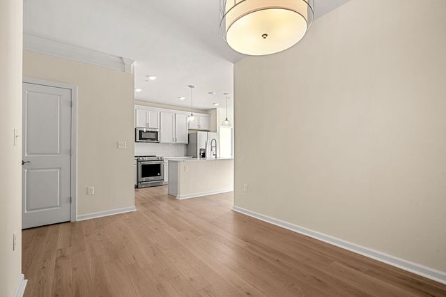 2 Stratton Dr Unit 102, Woburn, MA 01801