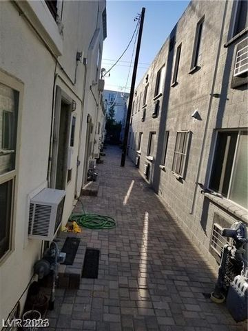 217 9TH Street 6, Las Vegas, NV 89101