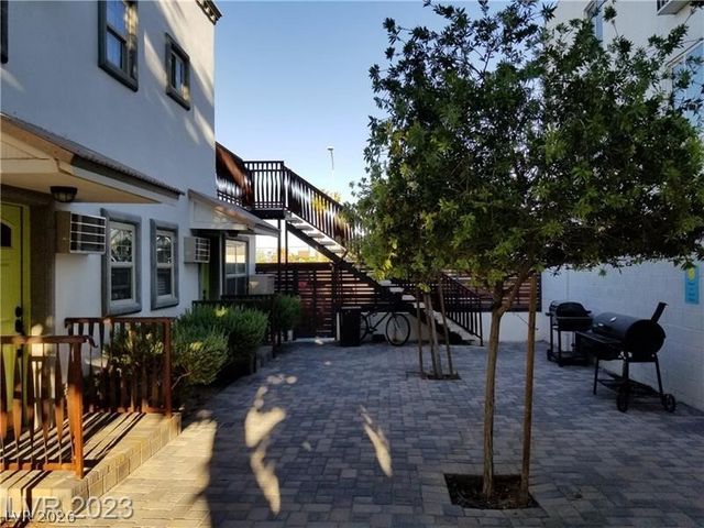 217 9TH Street 6, Las Vegas, NV 89101