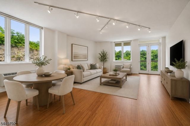 10 Smith Manor Blvd 820, West Orange Twp., NJ 07052