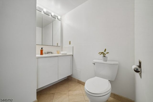 10 Smith Manor Blvd 820, West Orange Twp., NJ 07052