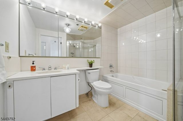 10 Smith Manor Blvd 820, West Orange Twp., NJ 07052