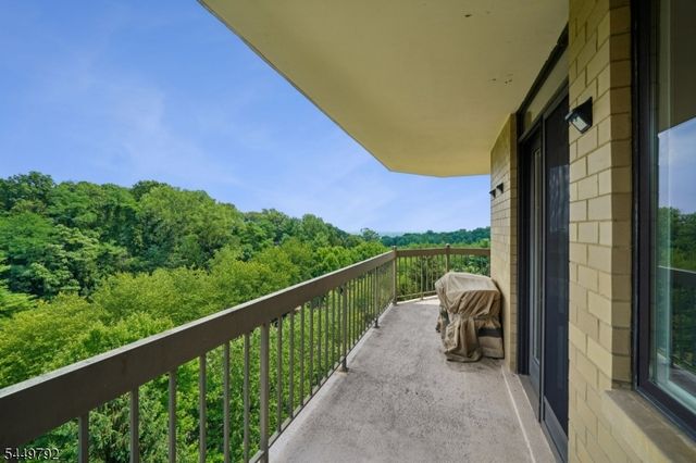 10 Smith Manor Blvd 820, West Orange Twp., NJ 07052