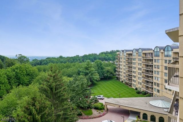 10 Smith Manor Blvd 820, West Orange Twp., NJ 07052