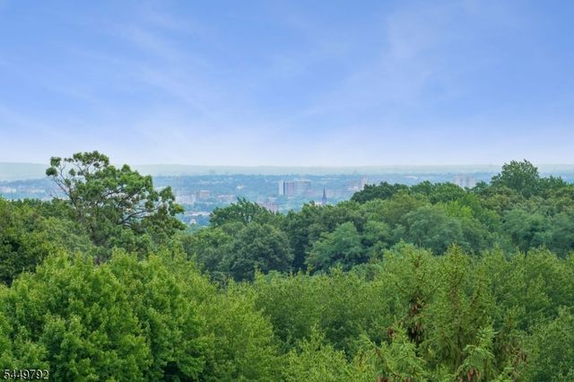 10 Smith Manor Blvd 820, West Orange Twp., NJ 07052