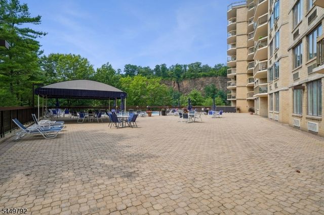 10 Smith Manor Blvd 820, West Orange Twp., NJ 07052