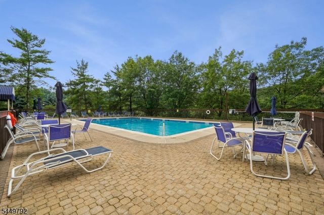 10 Smith Manor Blvd 820, West Orange Twp., NJ 07052