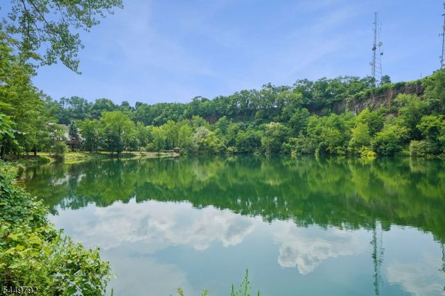 10 Smith Manor Blvd 820, West Orange Twp., NJ 07052
