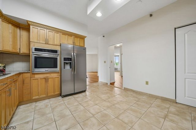 10 Smith Manor Blvd 820, West Orange Twp., NJ 07052
