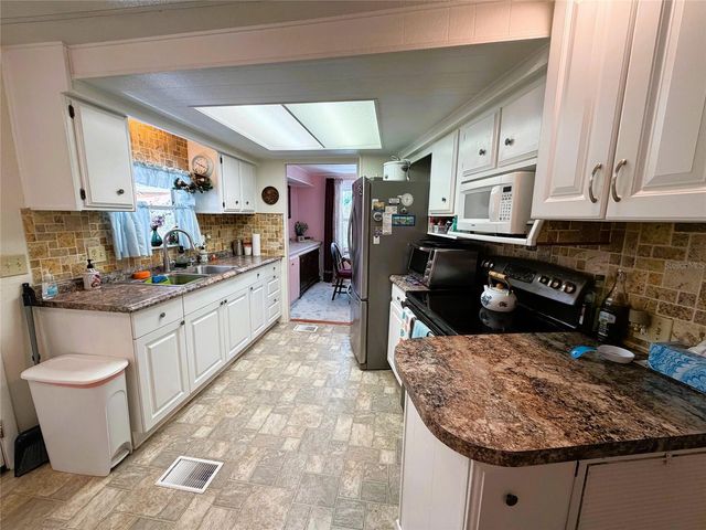 410 HAWTHORNE BOULEVARD, Leesburg, FL 34748