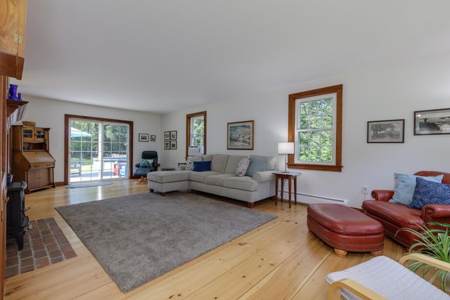 90 Deer Run Road, Henniker, NH 03242