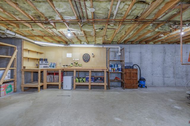90 Deer Run Road, Henniker, NH 03242