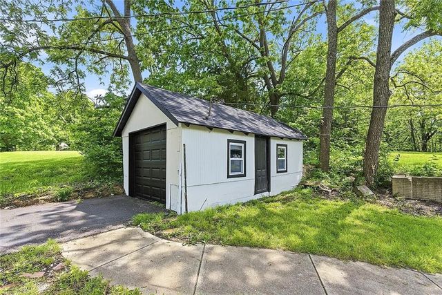 1106 College Hill Street, Pleasant Hill, MO 64080