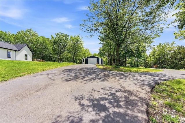 1106 College Hill Street, Pleasant Hill, MO 64080