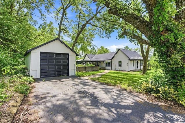 1106 College Hill Street, Pleasant Hill, MO 64080